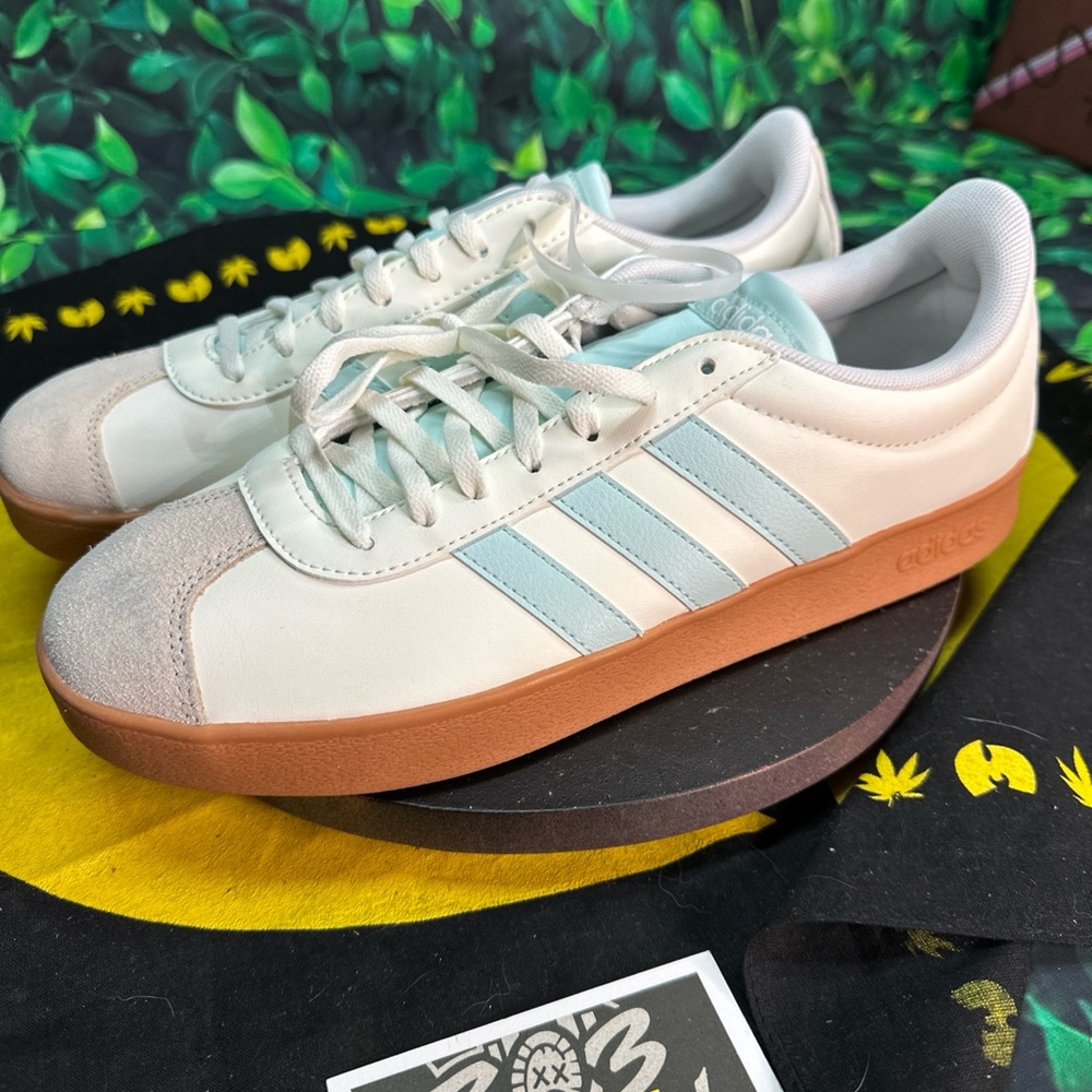 Adidas VL Court Size 9.5M - Picture 1 of 7
